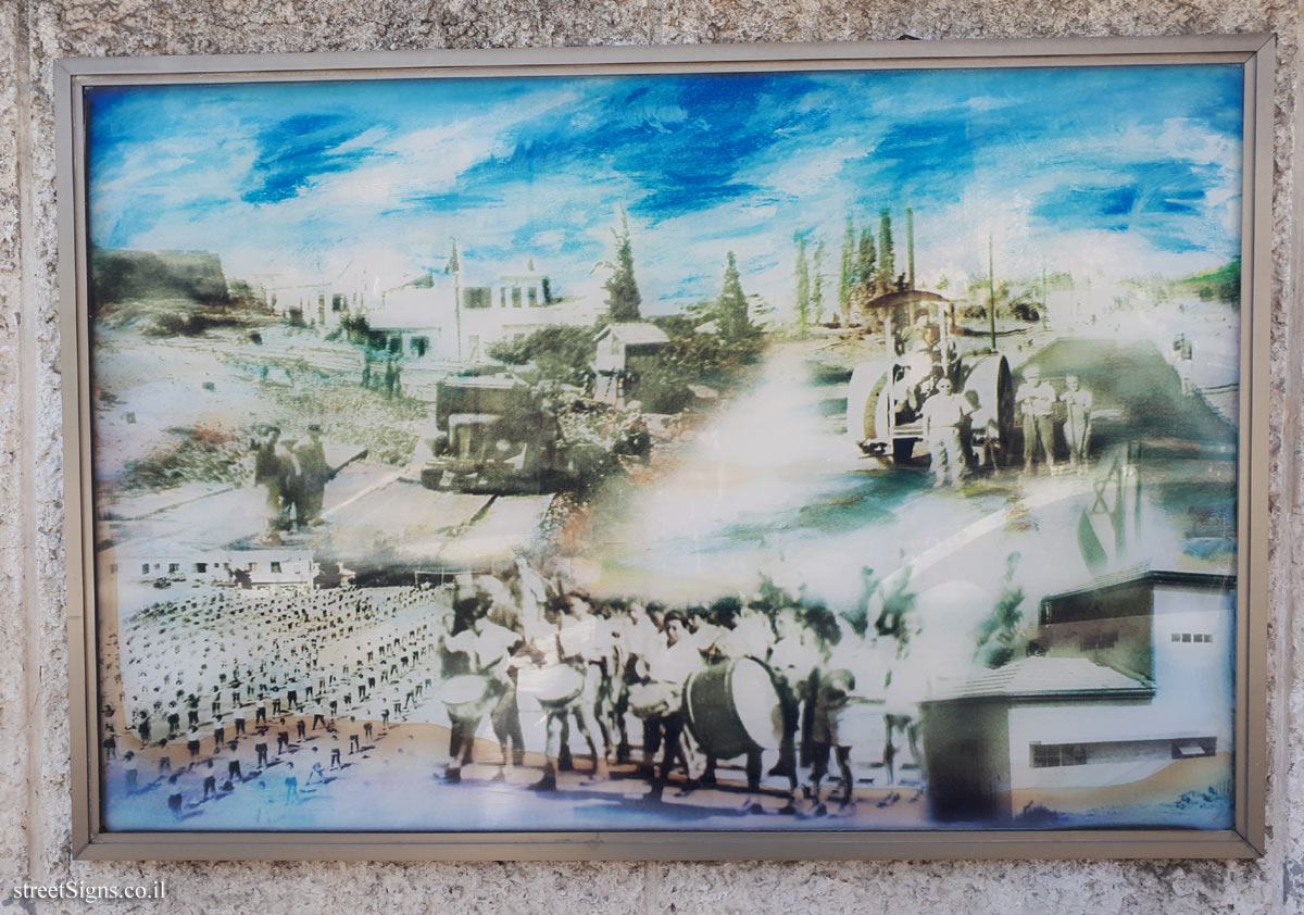 The wall of art - "Between Two Hills" - Picture 5 - Weizman St 26, Giv’atayim, Israel