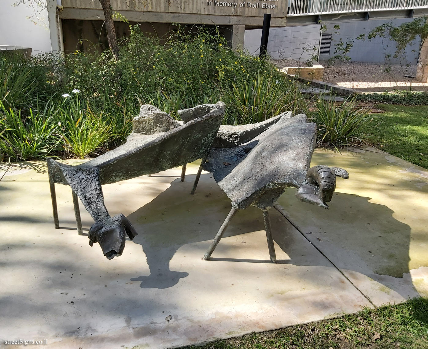 Tel Aviv - Lola Beer Ebner Sculpture Garden - "Sheep of the Negev" - Itzhak Danziger - Tel Aviv Museum