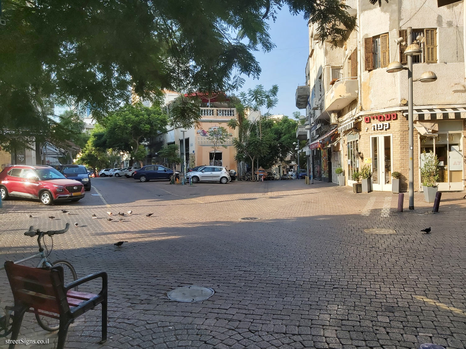 Tel Aviv - Rambam Square - Nahalat Binyamin St 17, Tel Aviv-Yafo, Israel