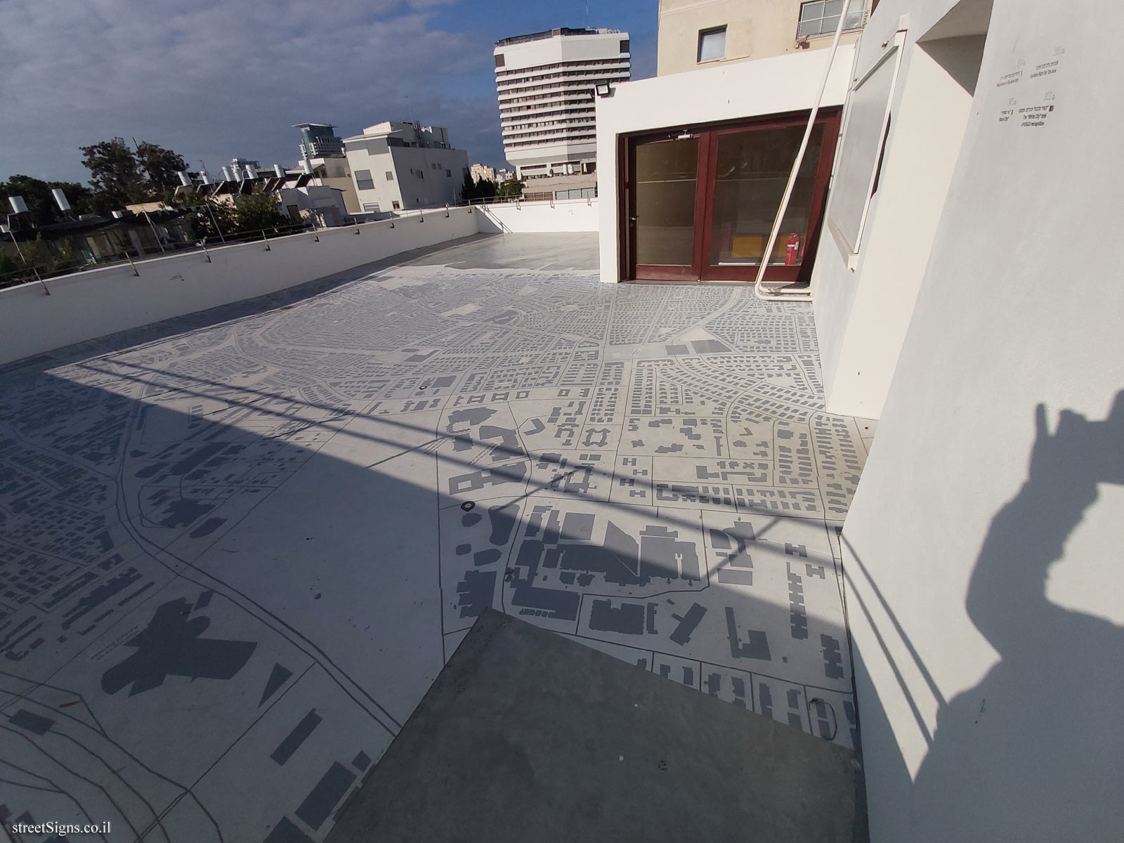 Tel Aviv - City Map - On the roof of the Liebling Haus