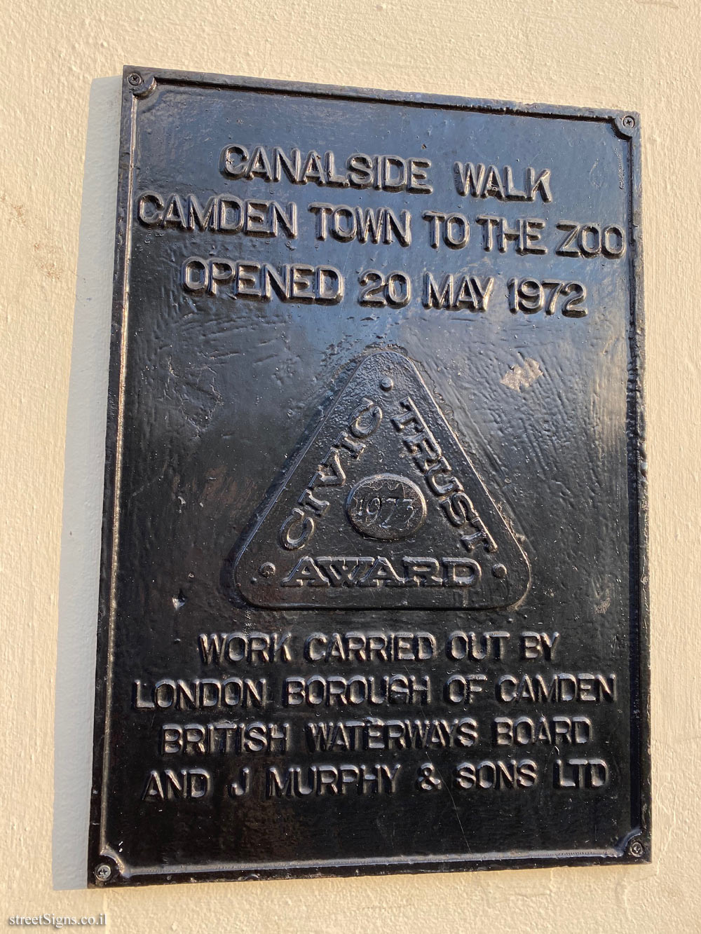 London - Camden - Walking route along the canal