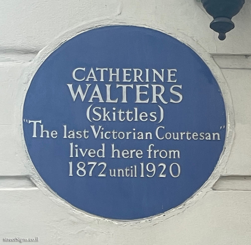 London - A memorial plaque in the place where Courtesan/fashion leader  Catherine Walters lived