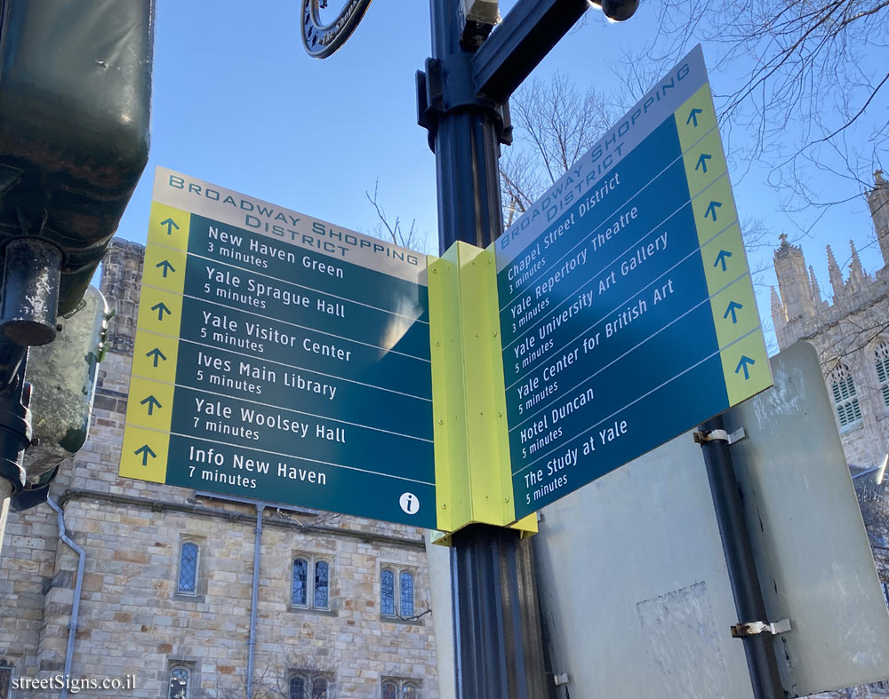 New Haven - Directional signs for sites in the city and at Yale University