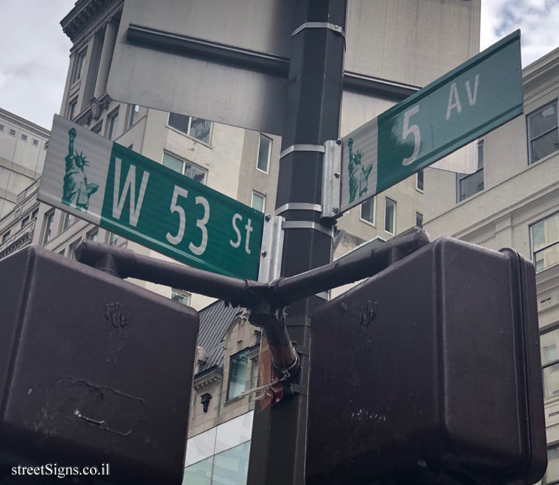 New York - Junction of Fifth Avenue and West 53th Street