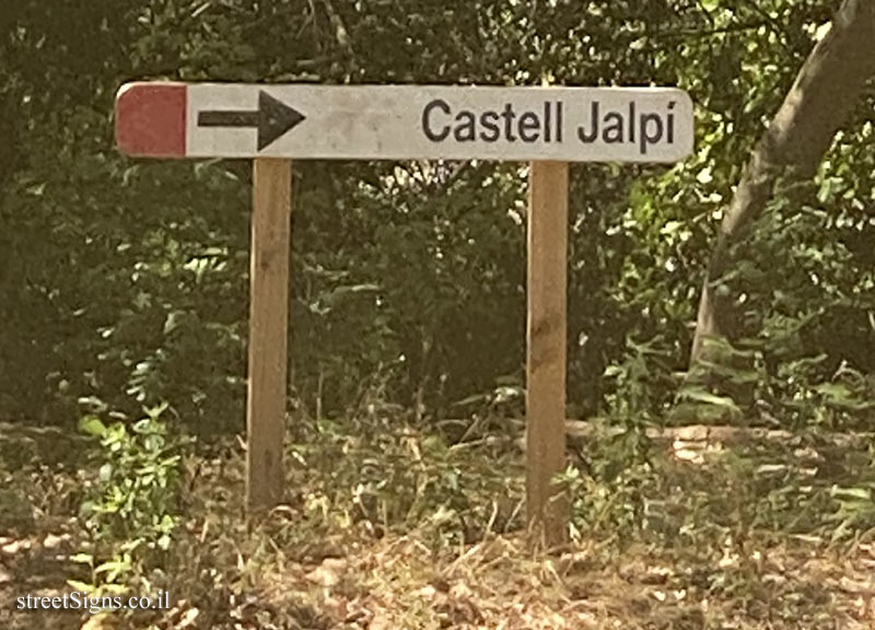 Arenys de Munt - A signpost pointing to Jalpí Castle