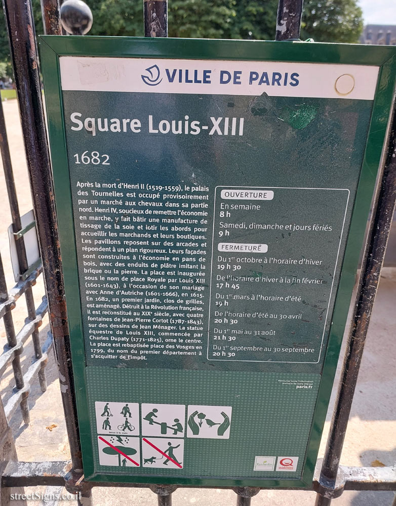 Paris - Gardens - Square Louis-XIII (Place des Vosges)