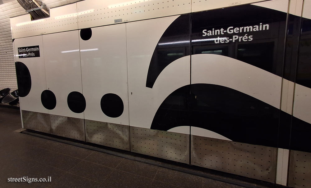 Paris - Saint-Germain-des-Prés metro station - interior of the station