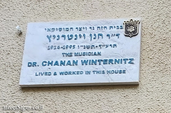 Dr Chanan Winternitz - Plaques of artists who lived in Tel Aviv