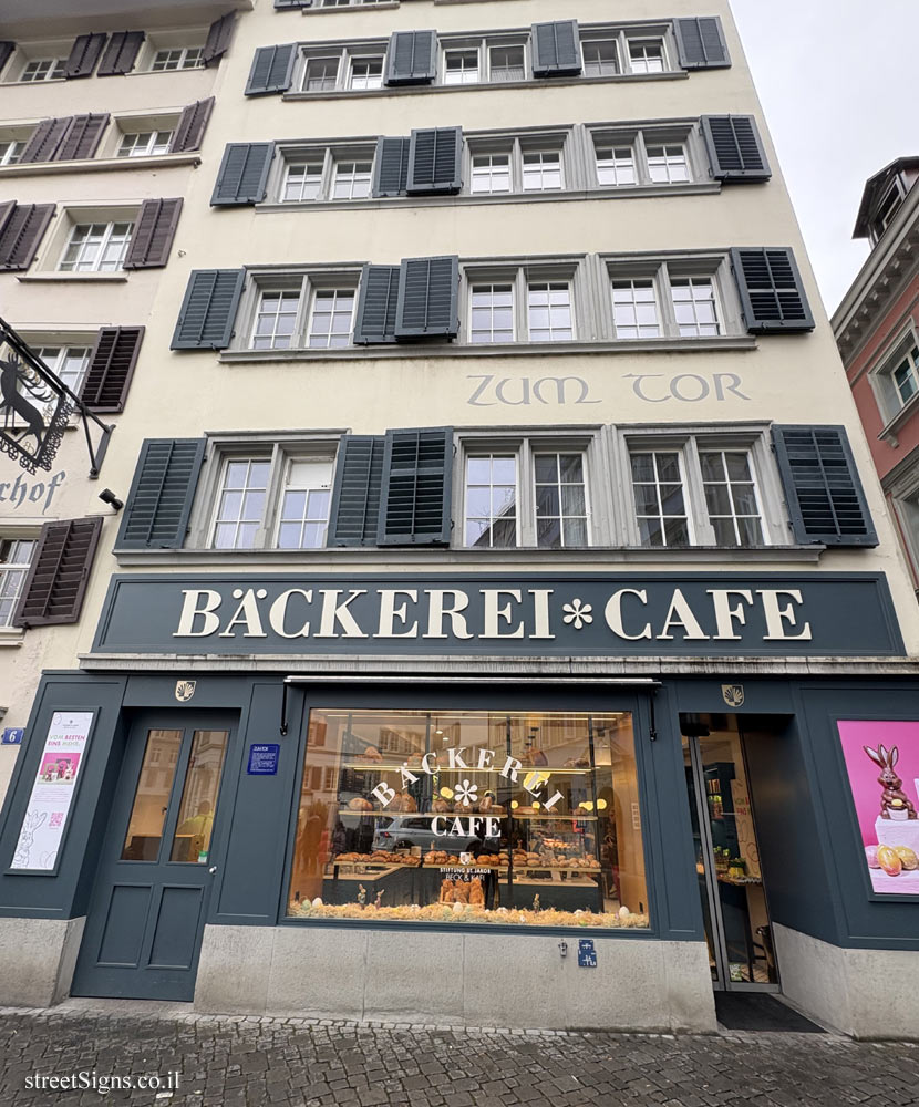 Zurich - "ZUM TOR" - Historical building - Münsterhof 7, 8001 Zürich, Switzerland