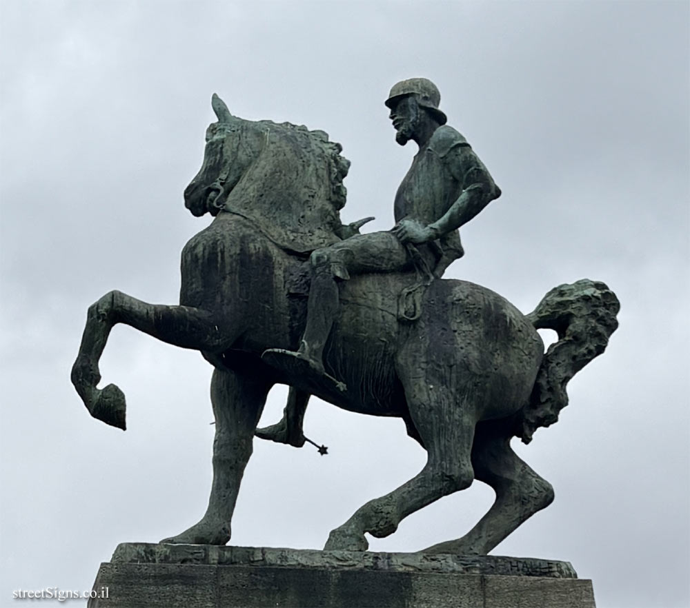 Zurich - Statue of Mayor Hans Waldmann riding a horse - Münsterhof 20, 8001 Zürich, Switzerland