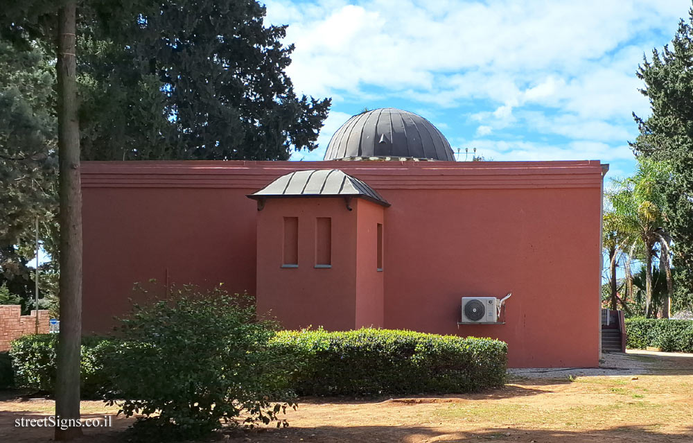 Binyamina - Synagogue - HaKikar 10, Binyamina Giv’at Ada, Israel