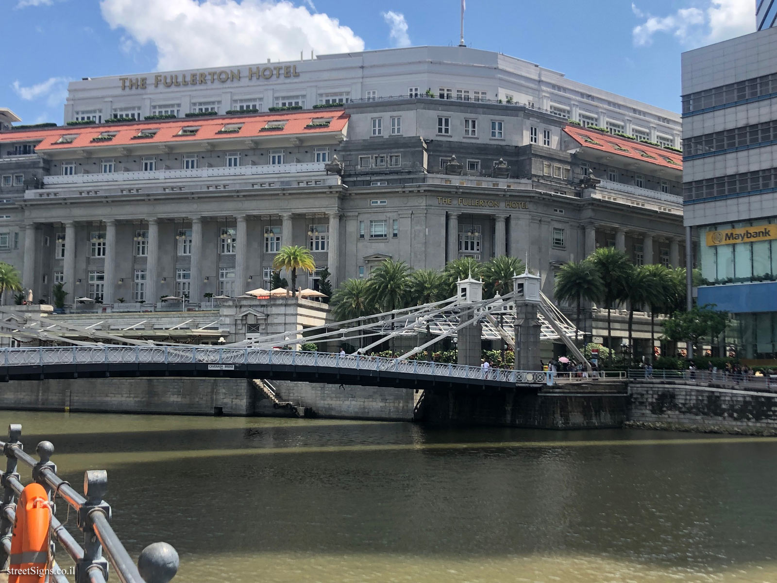 Singapore - Cavenagh Bridge