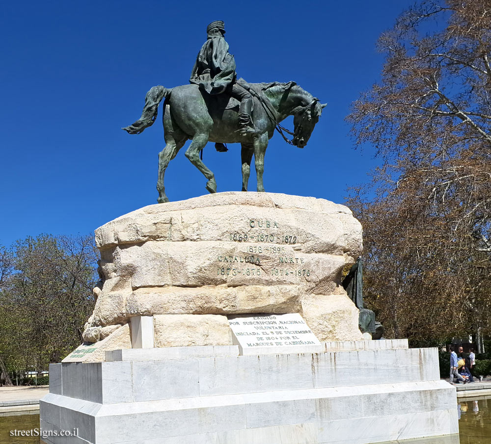 Madrid - Buen Retiro Park - Memorial statue to General Martínez Campos - Side 2