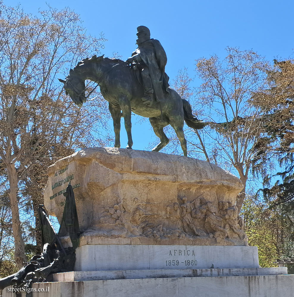 Madrid - Buen Retiro Park - Memorial statue to General Martínez Campos - Side 3