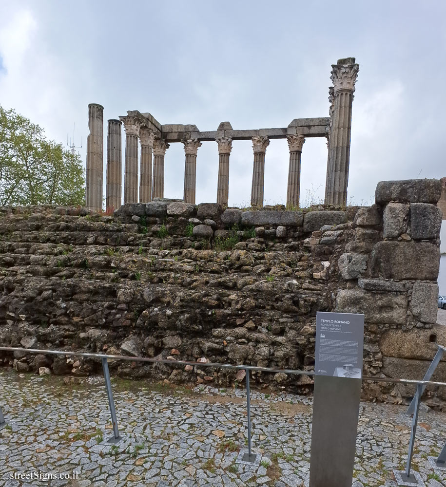Évora - Roman Temple of Évora - Largo do Conde de Vila Flor 4, 7000-863 Évora, Portugal