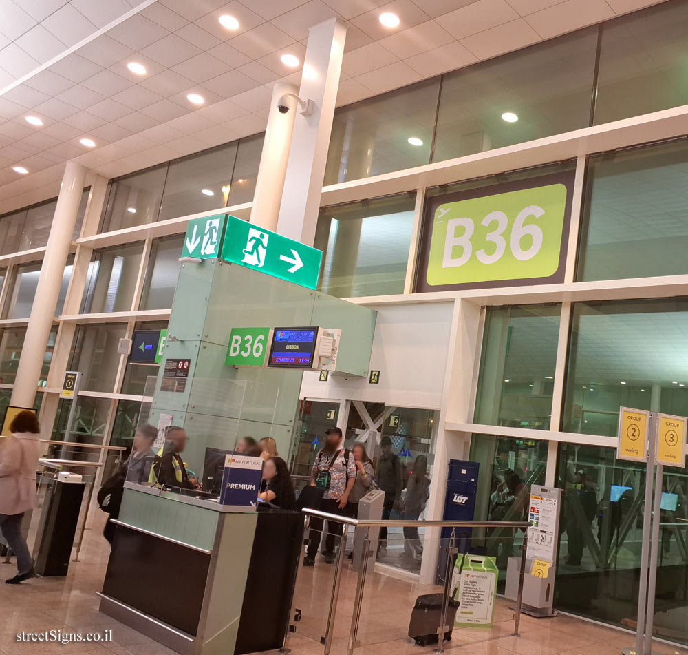 Barcelona Airport - Boarding Gate - Josep Tarradellas Barcelona-El Prat Airport (BCN), 08820 El Prat de Llobregat, Barcelona, Spain