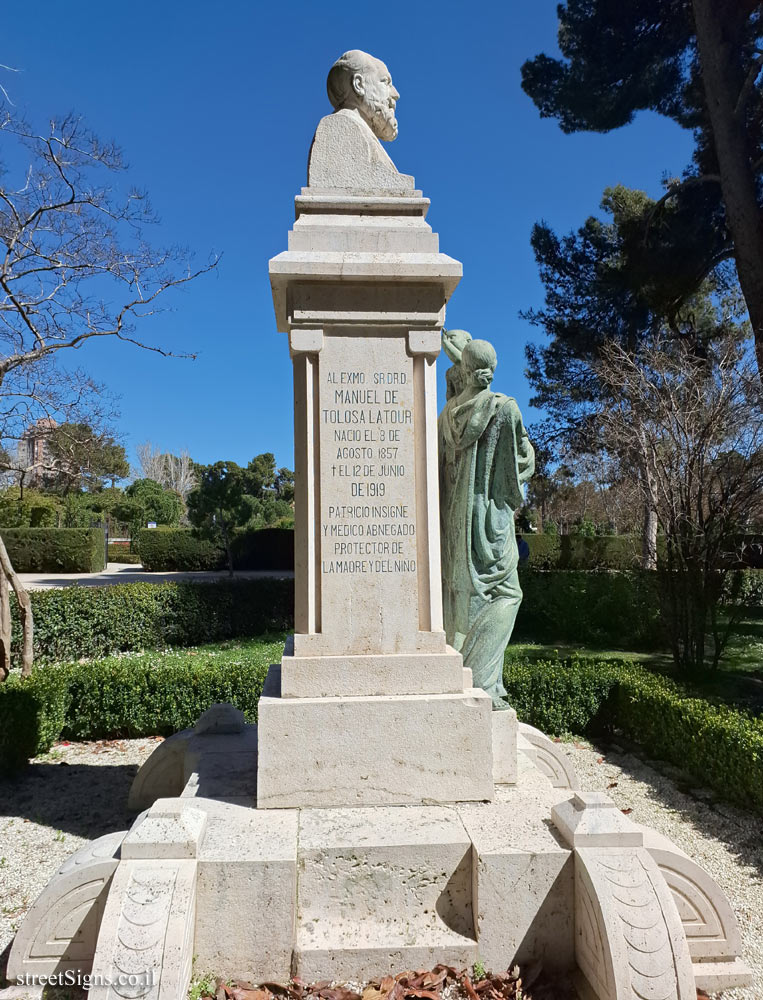 Madrid - Buen Retiro Park - Memorial statue to the pediatrician Manuel Tolosa Latour 