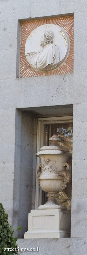 Madrid - Medallions in front of the Prado Museum - Juan de Herrera