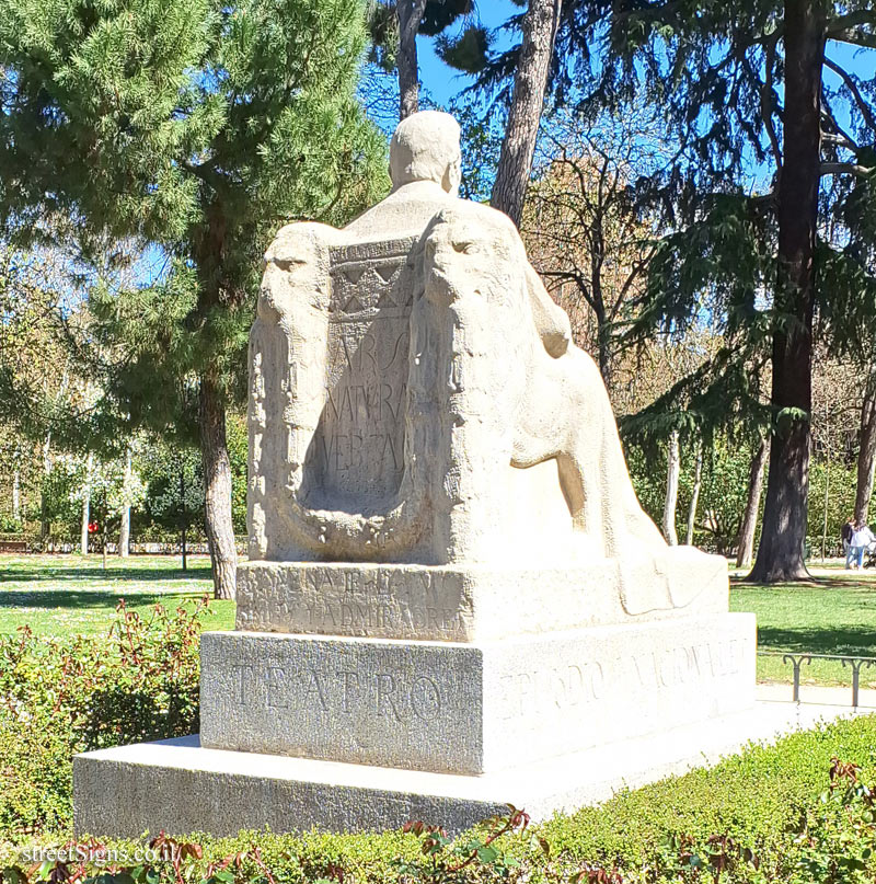 Madrid - Buen Retiro Park - Monument to Galdós