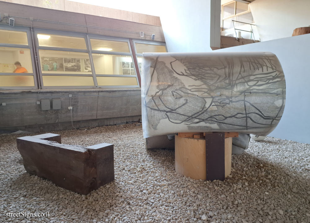 Tel Hashomer Hospital - "Survival" sculpture by Daniella Sheinman - Derech Sheba 2, Ramat Gan, Israel