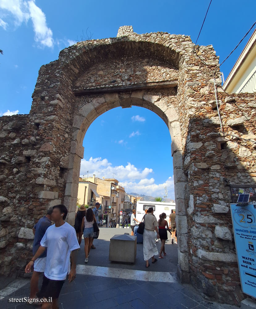 Taormina - Porta Messina - Vico Zecca, 31, 98039 Taormina ME, Italy
