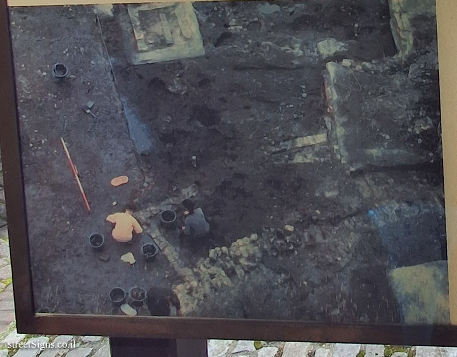 London - Information about the Globe Theatre at the location where the theatre was located - British Museum excavations in the area in 1989