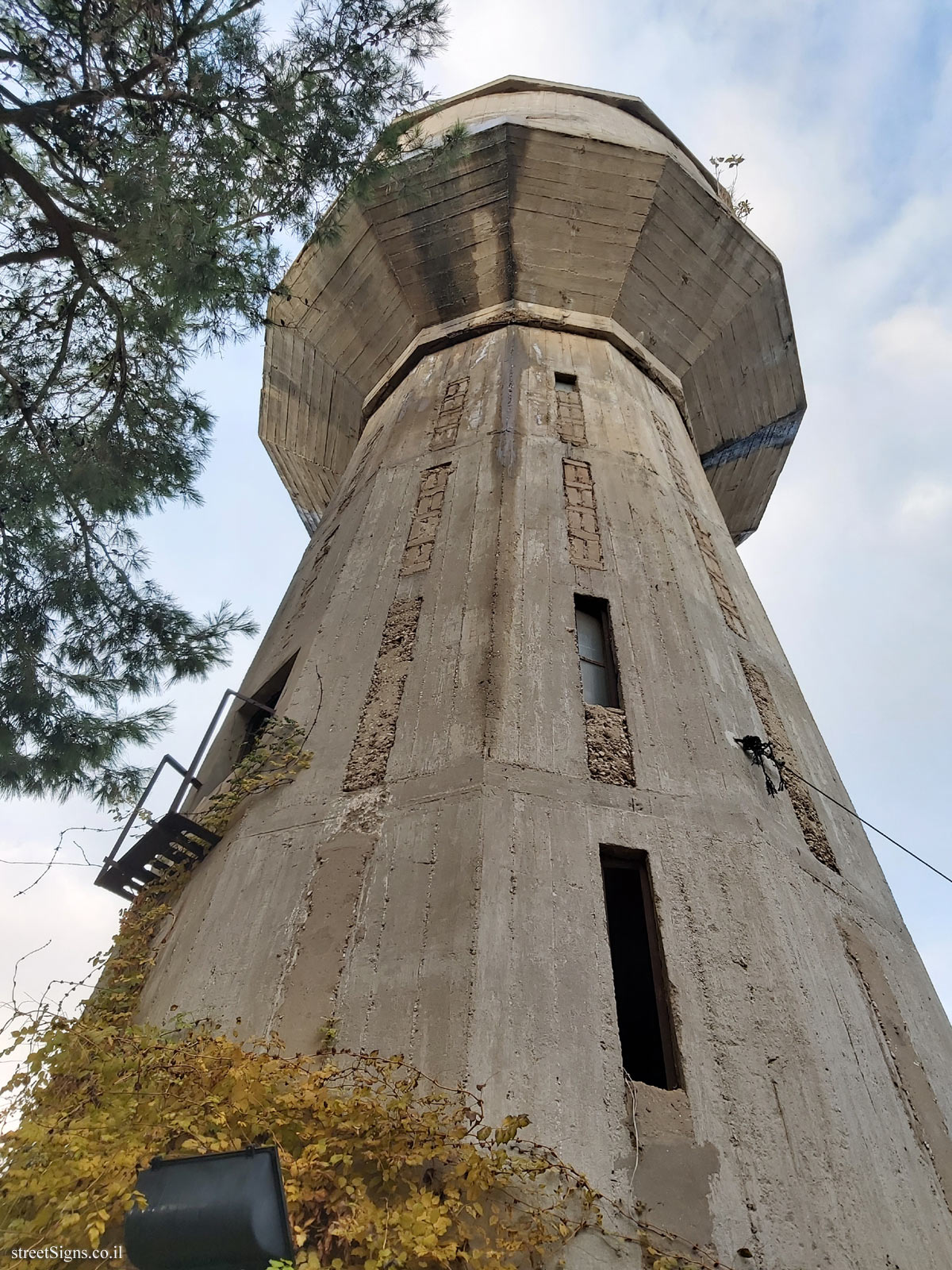 Heritage Sites in Israel - Water tower - HaMigdal St 33, Giv’atayim, Israel