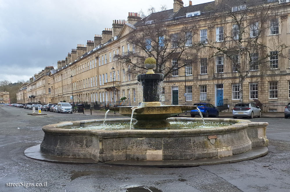 Bath - Laura Place Fountain - 10 Laura Pl, Bathwick, Bath BA2 4BL, UK