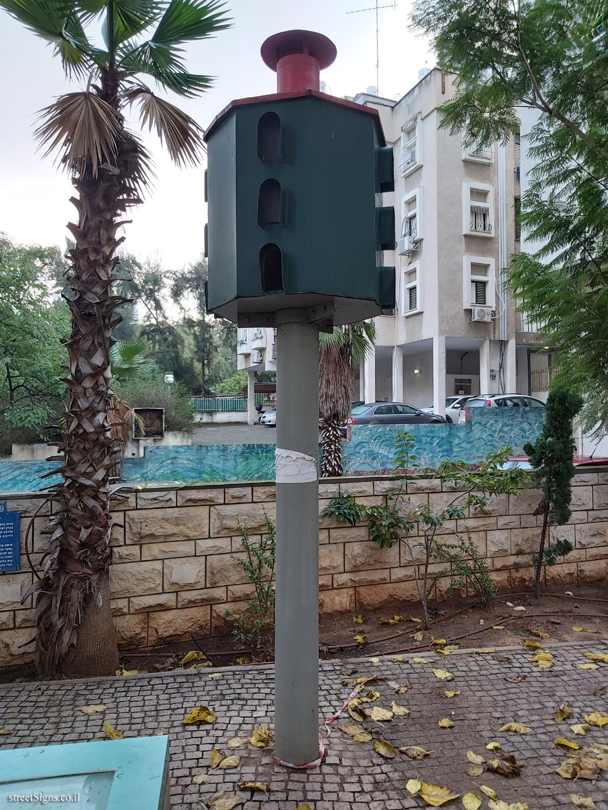 The pigeons dovecote above Aldema hiding place - Akhdut ha-Avoda St 9, Giv’atayim, Israel