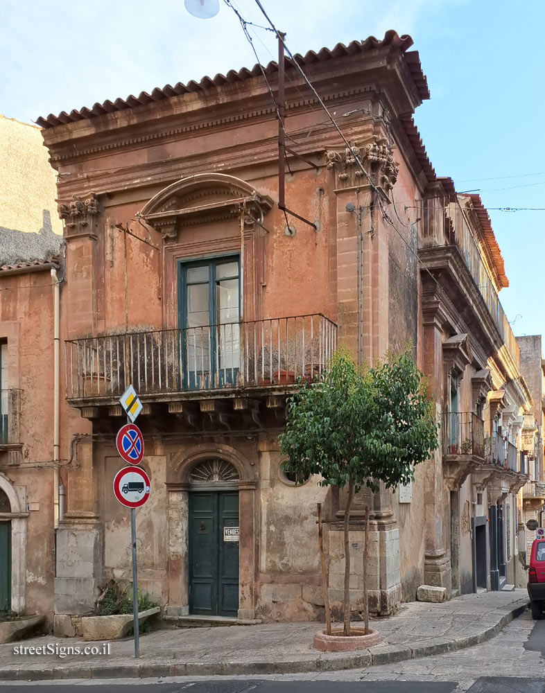 Ragusa - the house where the revolutionary Lucino Nicastro lived - Via Cavalier Francesco Destefano, 110, 97100 Ragusa RG, Italy