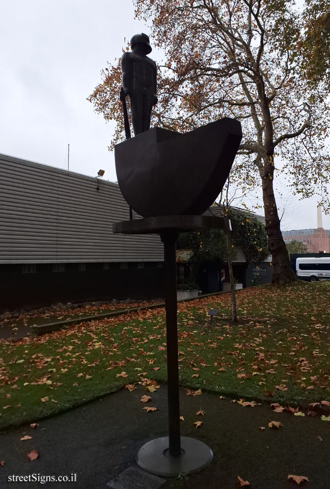 The following image belongs to this sign