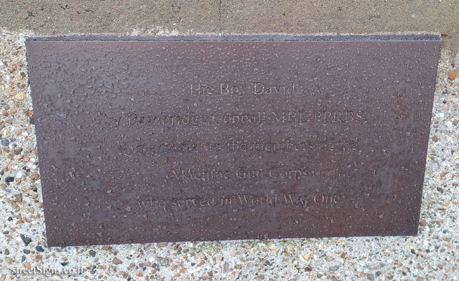 London - "The Boy David" statue commemorating the Machine Gun Corps in World War I - Side 2