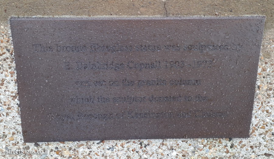 London - "The Boy David" statue commemorating the Machine Gun Corps in World War I - Side 4