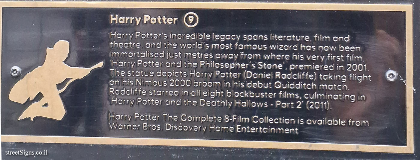 London - Leicester Square - Movie Character Statues Map - Harry Potter