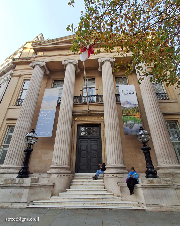 London - Jubilee Walkway - Trafalgar Square (3) - Canada House