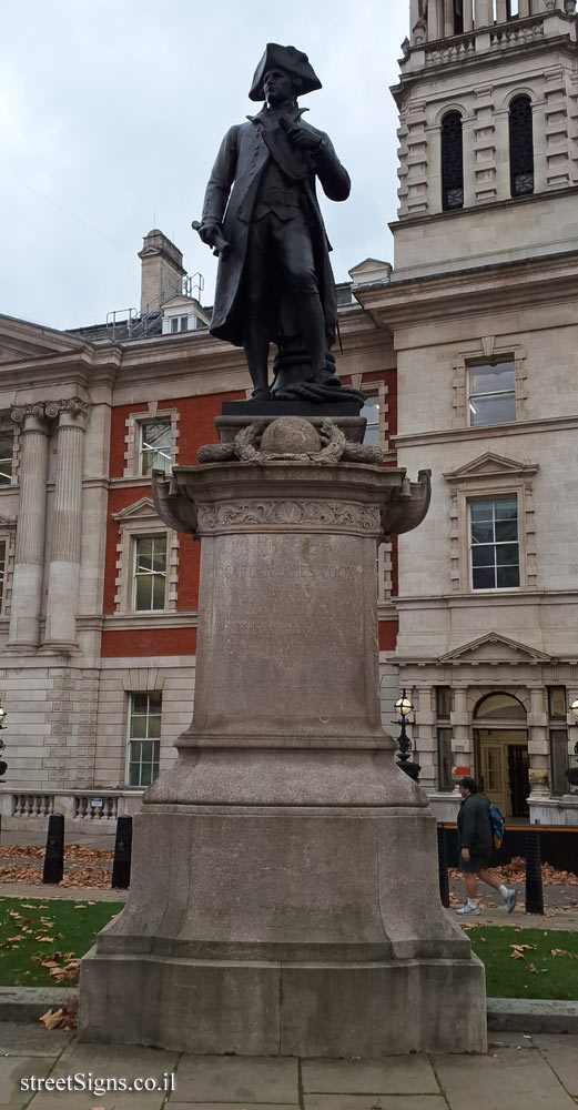 London - Statue of Captain James Cook - Admiralty Pl, London SW1A 2WH, UK