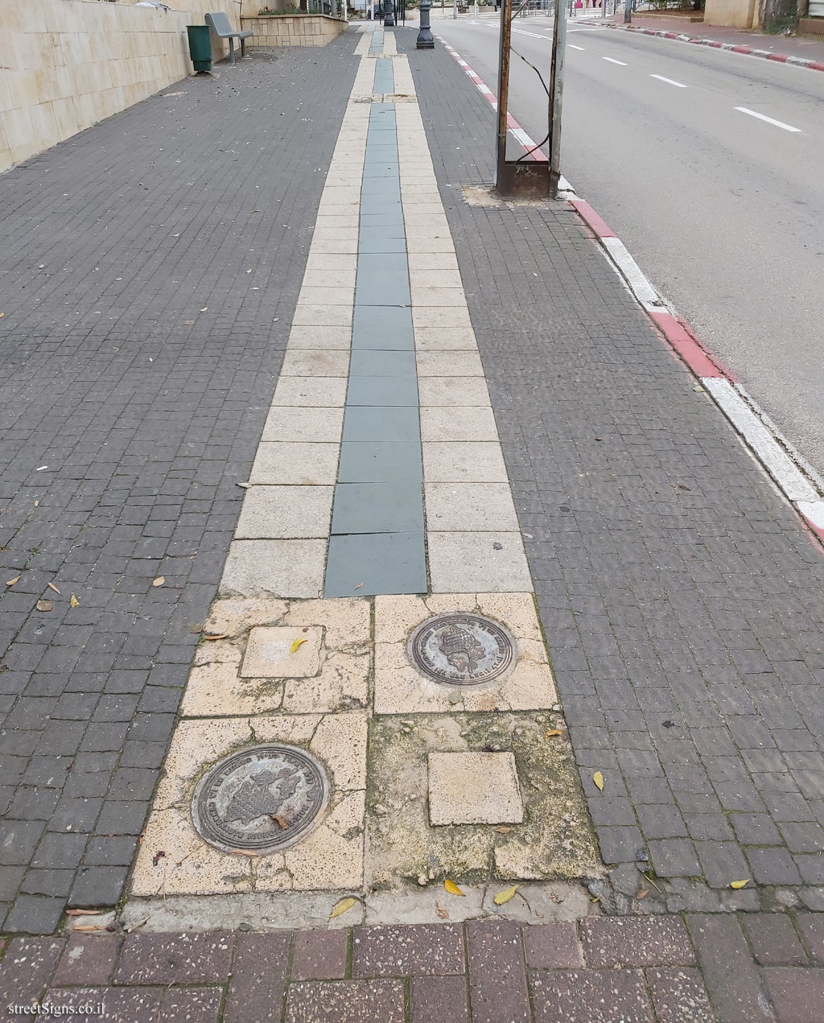 Pioneers’ Way - HaCarmel St 6, Rishon LeTsiyon, Israel