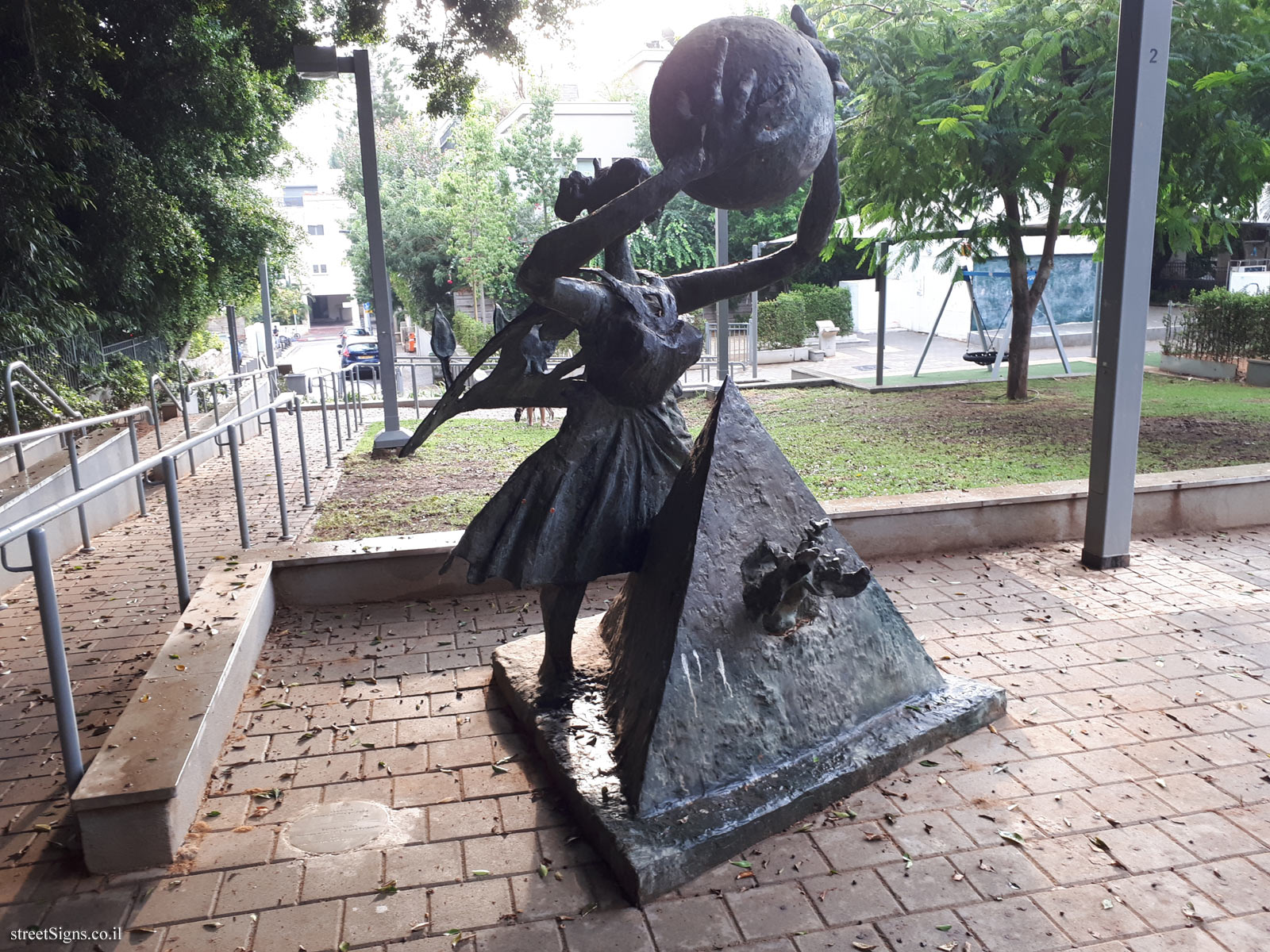 "Woman with Sphere and Pyramid" - Outdoor sculpture by Bernard Reder - Mandelstamm St 5, Tel Aviv-Yafo, Israel