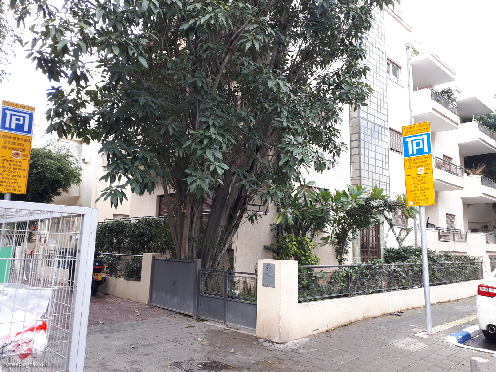 Tel Aviv - buildings for conservation - 65 King Solomon, Mendelssohn 10