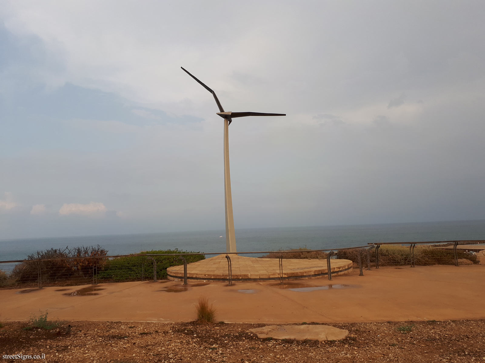 "Monument for the Pilots" - Outdoor sculpture by Elhanani, Tamuz - Shlomo Lahat Promenade, Tel Aviv-Yafo, Israel