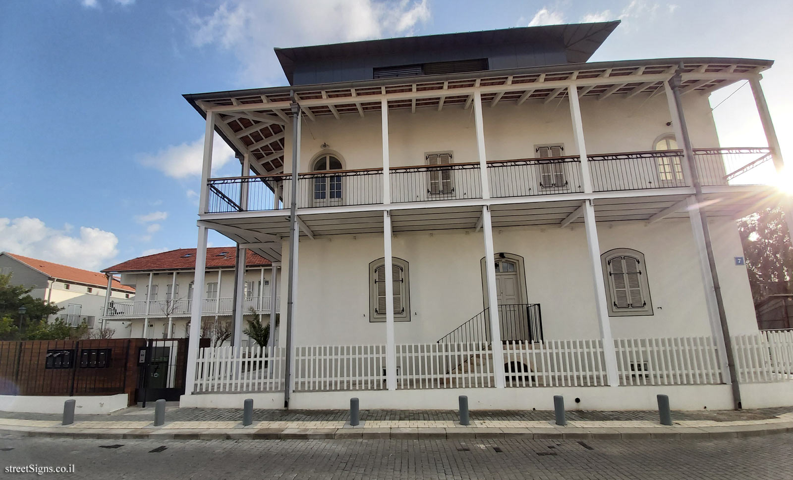 Tel Aviv - buildings for preservation - Auerbach 7, c/r Bar Hoffman 11