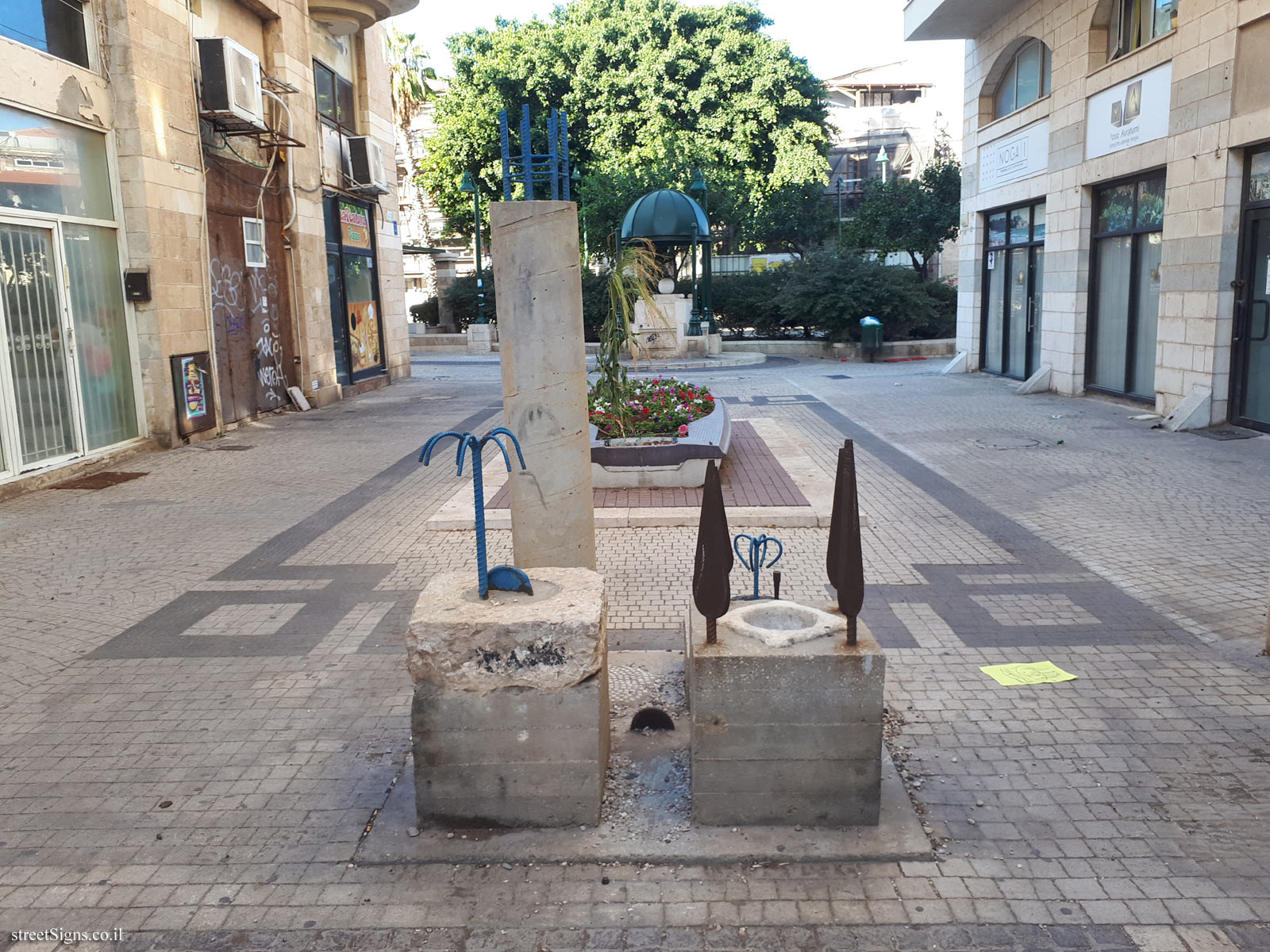 "Village" - Outdoor sculpture by Israel Rabinovitz - Sgula St 2, Tel Aviv-Yafo, Israel