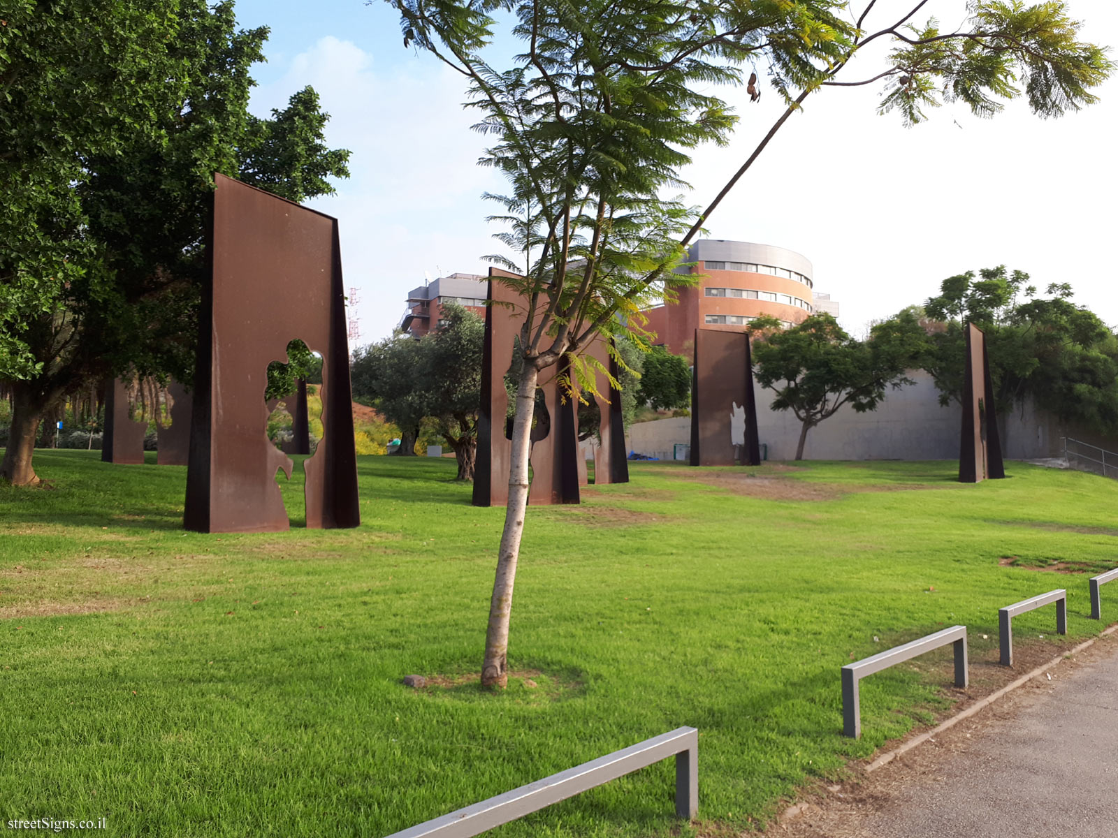 "Trees in Negative" - Outdoor sculpture by Menashe Kadishman - Rabin Center/Rokach Blvd, Tel Aviv-Yafo, Israel