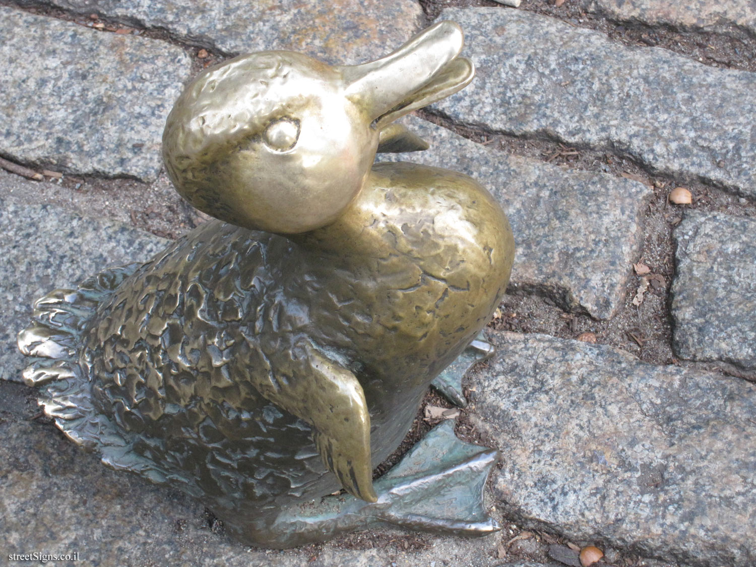 Boston - the public garden - an outdoor sculpture - Make Way for Ducklings