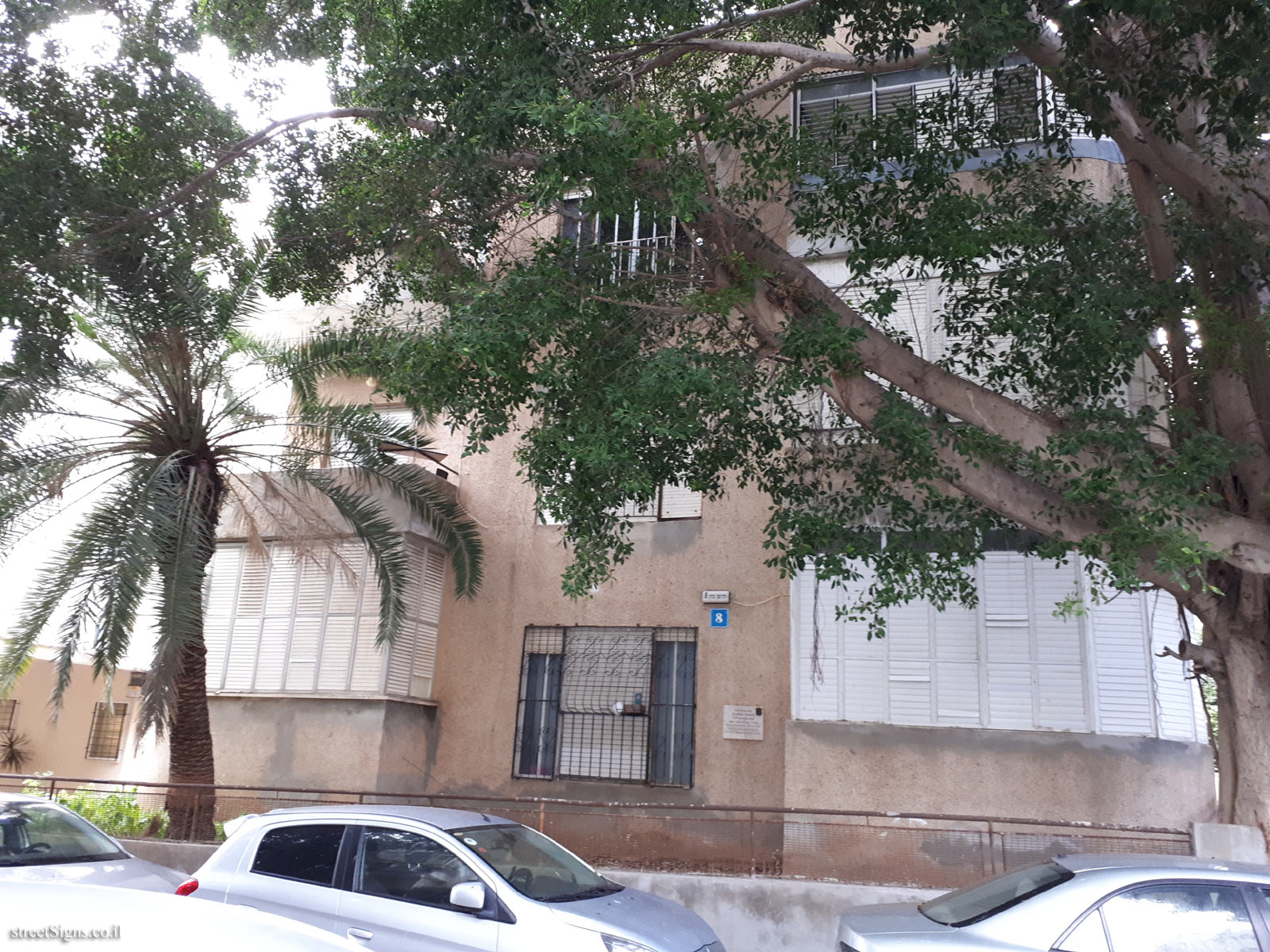 The house of Emanuel Luftglas - Herman Cohen St 8, Tel Aviv-Yafo