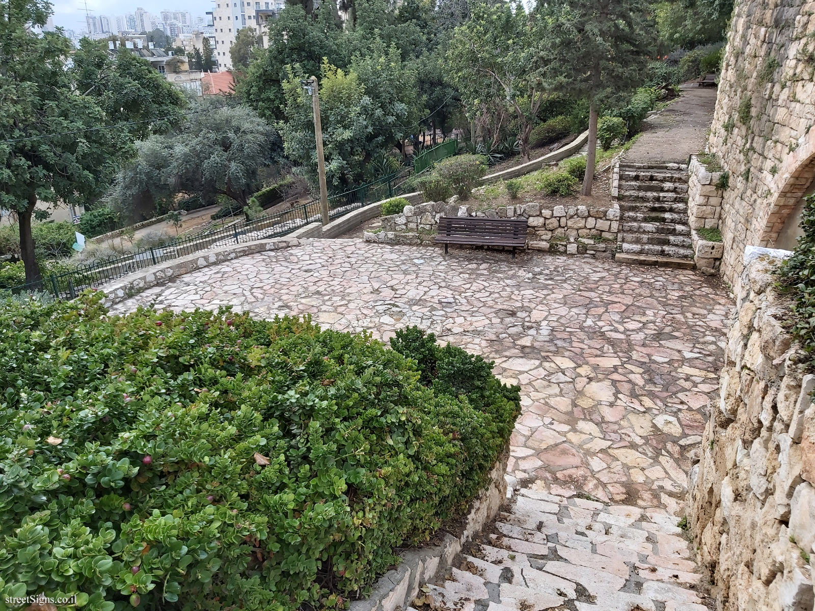 The Abraham Garden - Moshe Sharet St 36, Ramat Gan, Israel