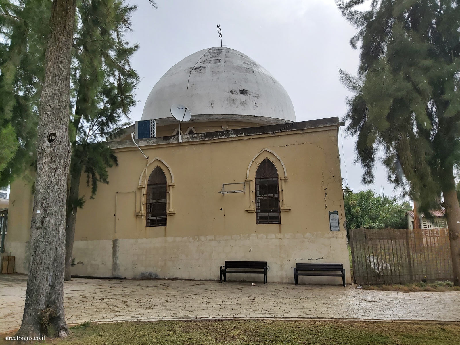 Ness Ziona - Flag trail - "Geulat Israel" Synagogue - Sokolov St 20, Ness Ziona, Israel