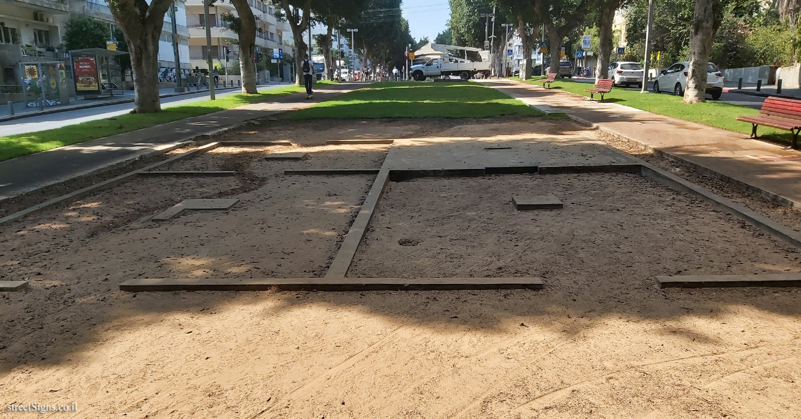 "Yesod" - Outdoor sculpture by Micha Ullman - Rothschild Blvd 132, Tel Aviv-Yafo, Israel