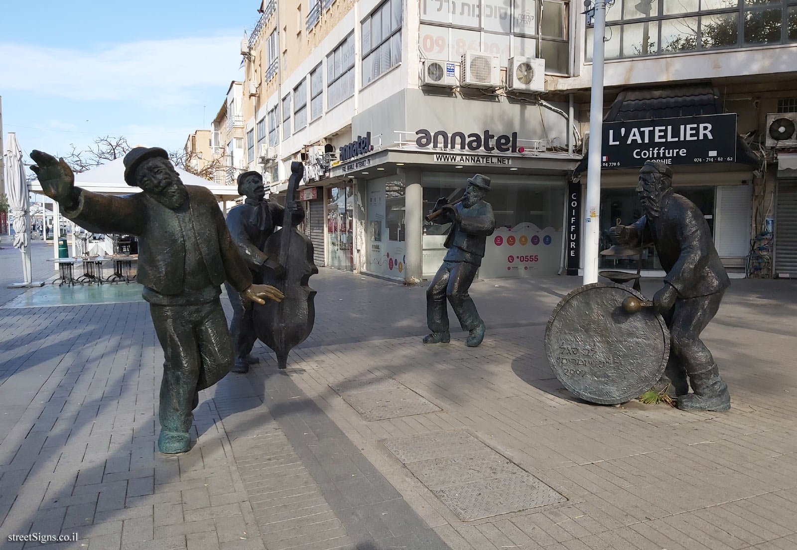 Netanya - "Klezmer" outdoor sculpture by Lev Segal - Herzl St 8, Netanya, Israel