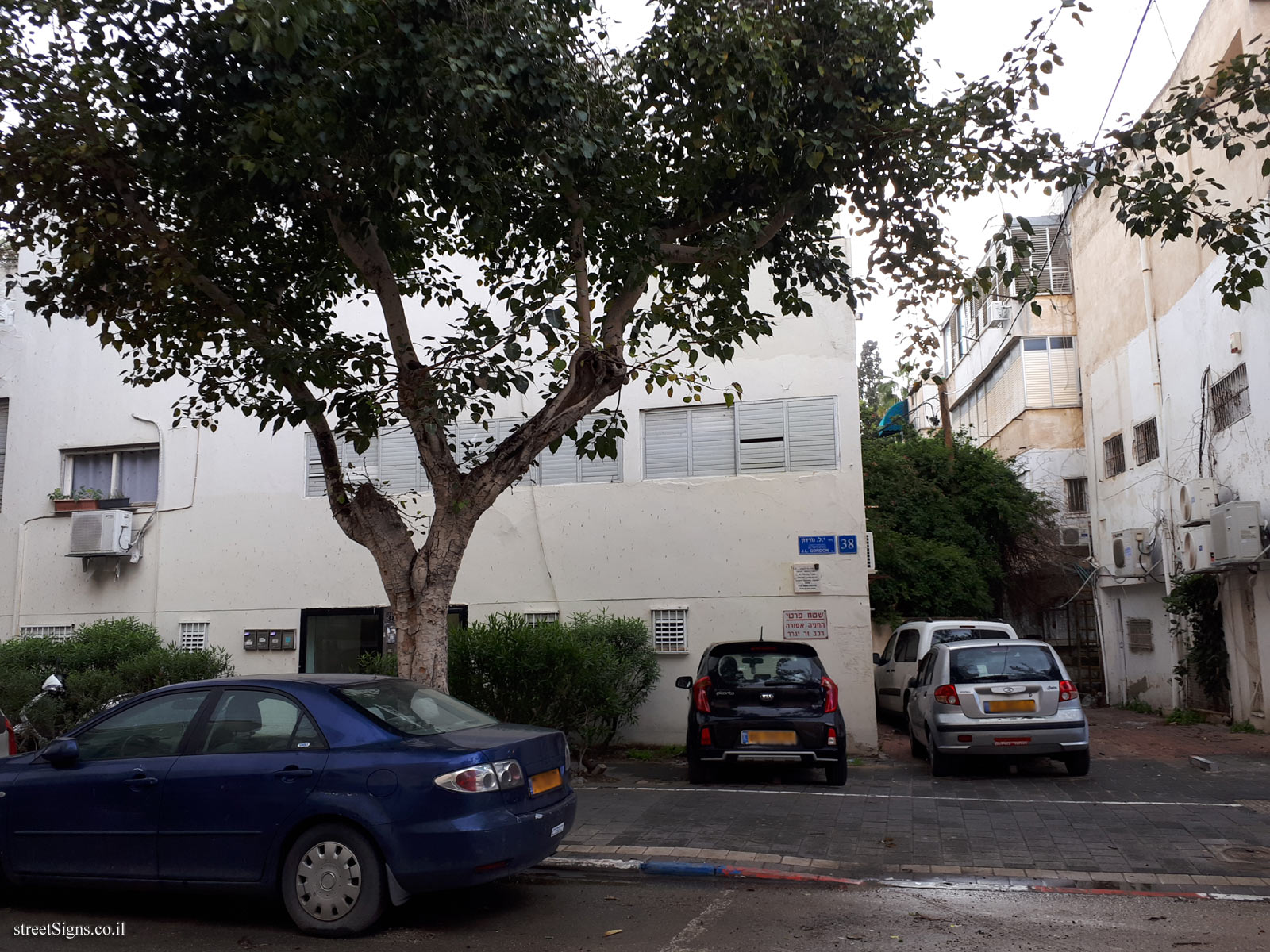 The house of Zvi Ben-Chaim - J. L. Gordon St 38, Tel Aviv-Yafo, Israel